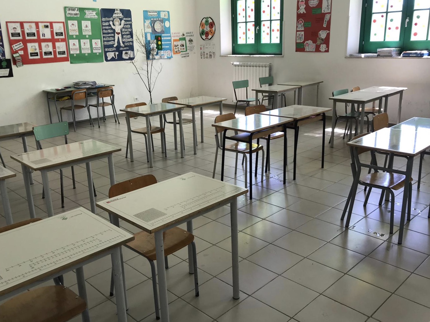 <p>i banchi del prof. stella a paceco e ad erice</p>